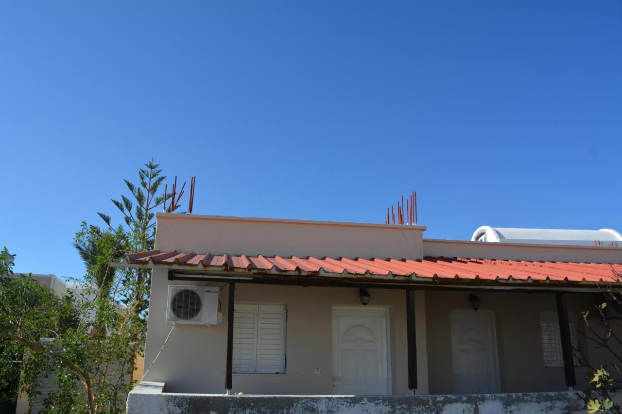 דירות פריסה Anezinas Place מראה חיצוני תמונה