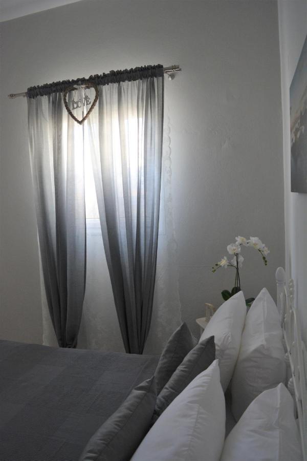 דירות פריסה Anezinas Place מראה חיצוני תמונה