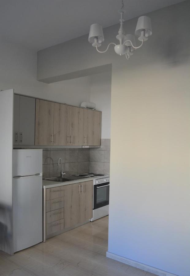 דירות פריסה Anezinas Place מראה חיצוני תמונה