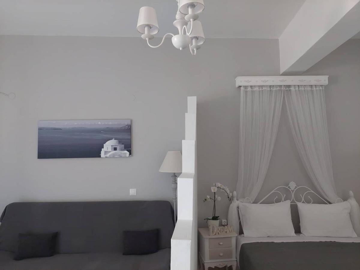 דירות פריסה Anezinas Place מראה חיצוני תמונה