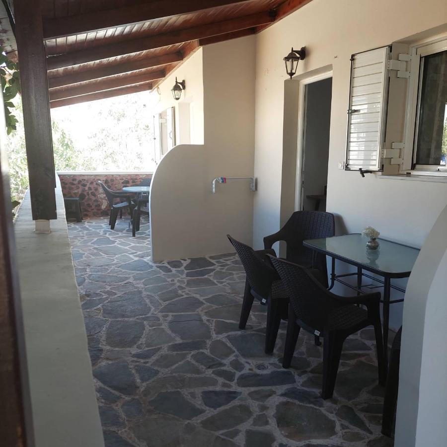 דירות פריסה Anezinas Place מראה חיצוני תמונה