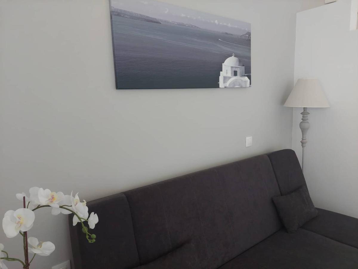 דירות פריסה Anezinas Place מראה חיצוני תמונה