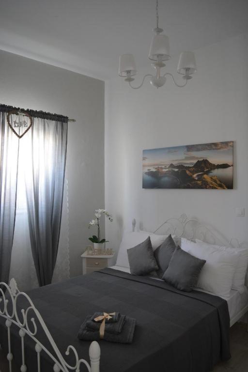 דירות פריסה Anezinas Place מראה חיצוני תמונה