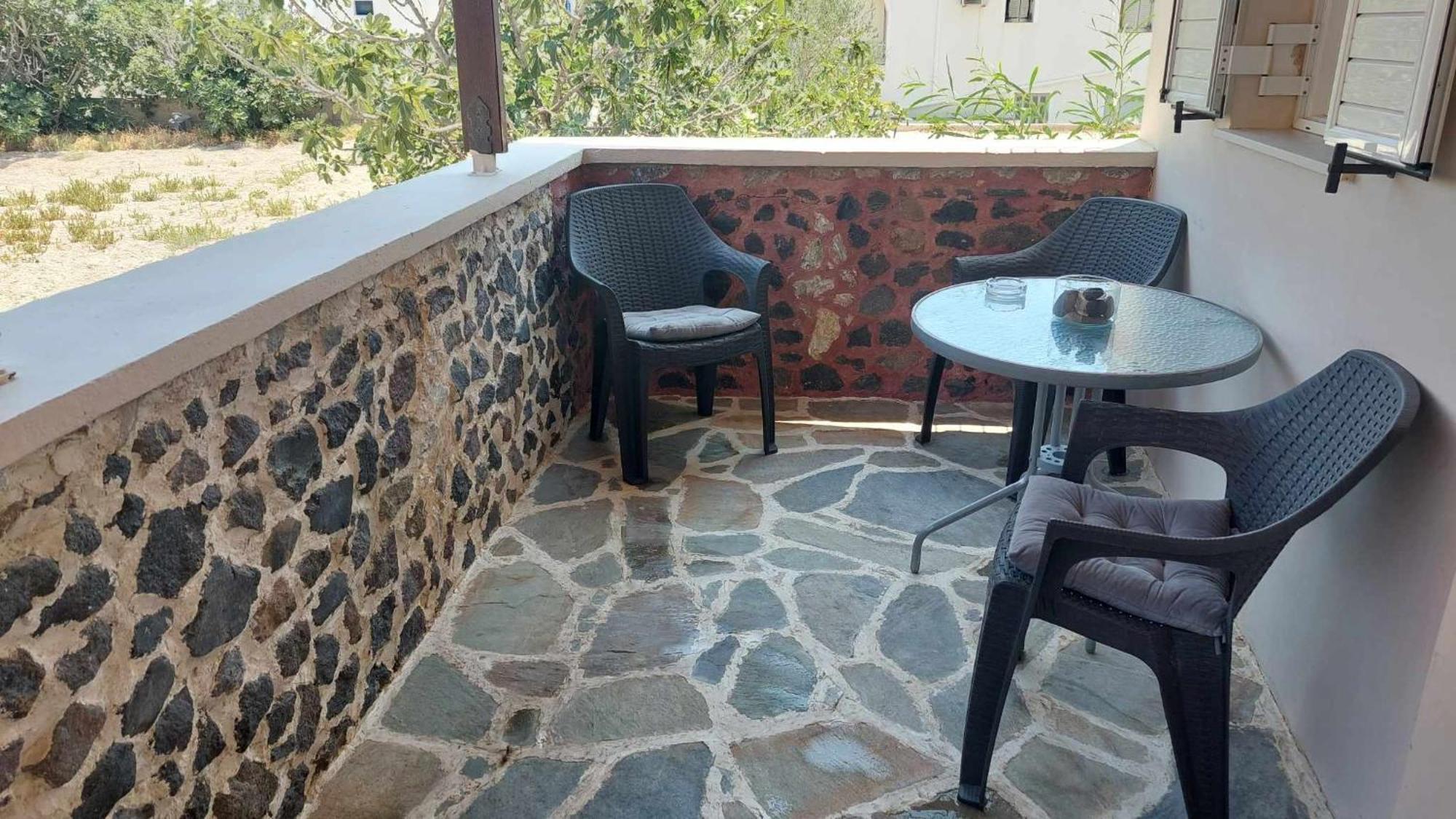 דירות פריסה Anezinas Place מראה חיצוני תמונה